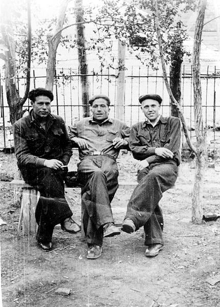 Byli więźniowie łagru w Dżezkazganie (obw. Karagandyjski, Kazachstan, ZSRR).