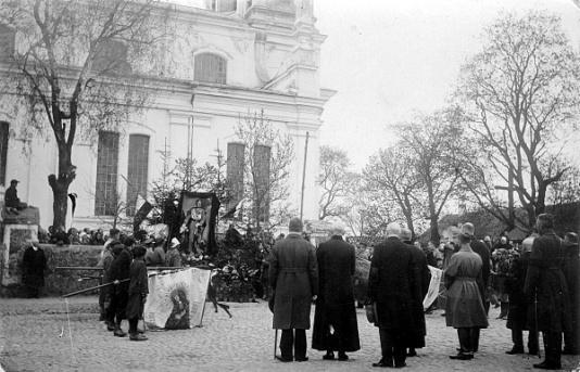 Uroczystości w Oszmianie (woj. wileńskie) związane z pogrzebem Marszałka Józefa Piłsudskiego.