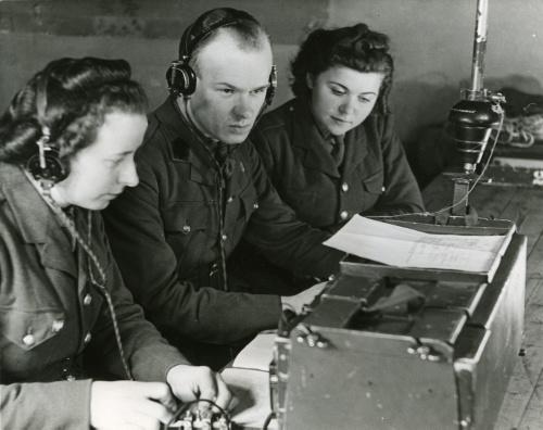 Kurs łączności Pomocniczej Wojskowej Służby Kobiet, 16 lutego 1943